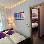 Charming With Garden, Free Parking Near Basel, Airport, Ger'many, France, Apartament Saint-Louis (Haut-Rhin)