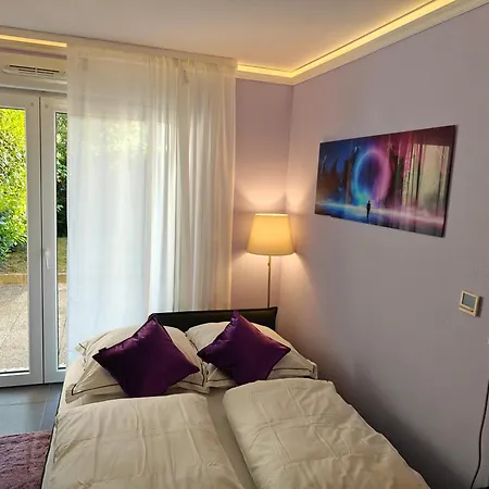 Charming With Garden, Free Parking Near Basel, Airport, Ger'many, France, Apartman Saint-Louis