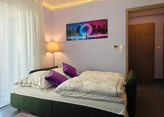 Charming With Garden, Free Parking Near Basel, Airport, Ger'many, France, Apartamento